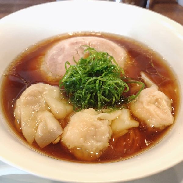 「醤油拉麺､海老ワンタン､味付玉子」@創作麺工房 鳴龍の写真