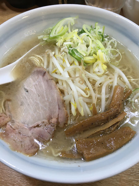 「背脂豚骨らーめん」@らーめん光醤の写真