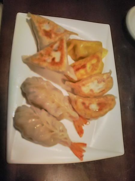 「餃子四種盛り(800円)」@松戸香房の写真