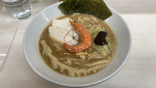 「濃厚海老ソバ」@マグロ卸のマグロ丼とラーメンの店 ウミノイロの写真
