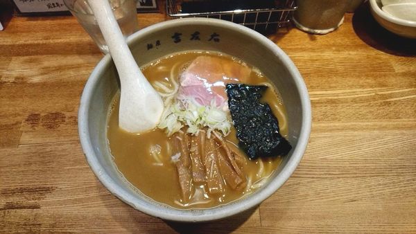 「らーめん（麺200g）820円」@麺屋吉左右の写真