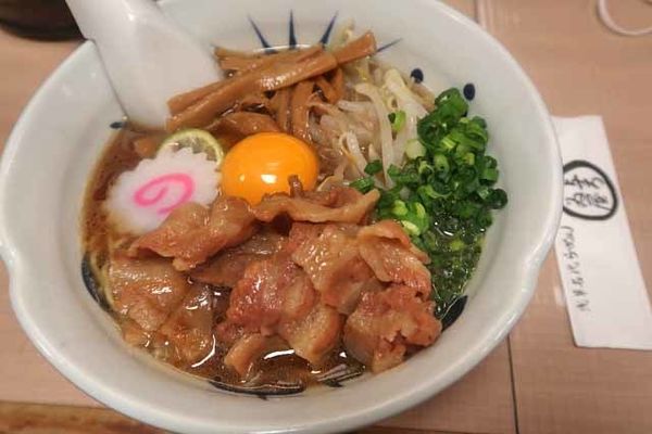 「徳島らーめん　950円（夜限定）」@与ろゐ屋の写真