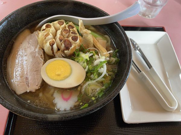 「スタミナらーめん（にんにく丸揚入）大盛」@せんりゅうラーメンの写真