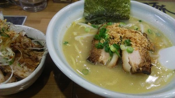 「ランチ 塩らぁめん+ミニチャーシュー丼 1000円」@禪の写真