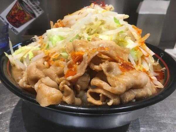 「紅らーめん(ドカ盛、野菜ドカ盛)990円＋ライス」@麺創研 紅 府中の写真