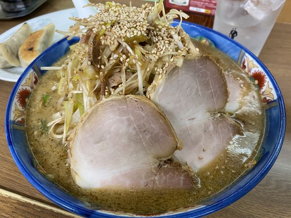 「ねぎみそチャーシュー麺+餃子+レモンサワー」@代一元 山下店の写真