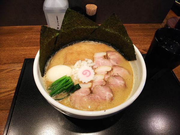 「濃厚特製中華蕎麦(チャーシュー1枚・味付玉子・海苔)」@中華蕎麦 きつねの写真