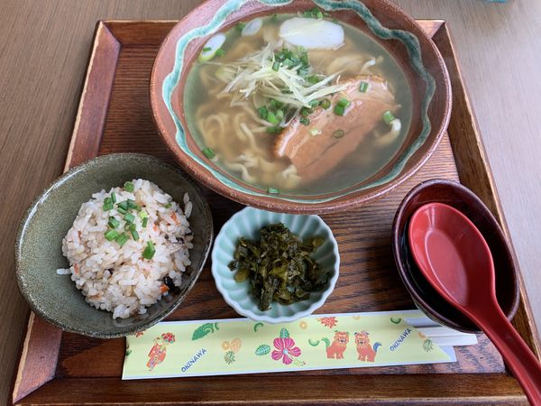 「沖縄そば小 590円」@3丁目の島そば屋の写真