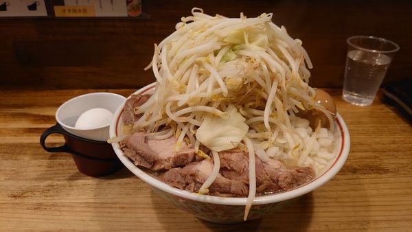 「大高山ラーメン、特盛400g、チャーシュー２枚、増し増し用玉ねぎ」@ラーメン 大高山の写真