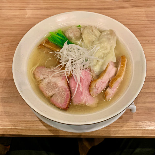 塩＋チャーシュー＋ワンタン