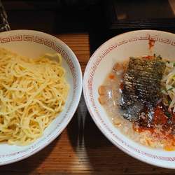 とんこつ塩からしつけめん(930円)