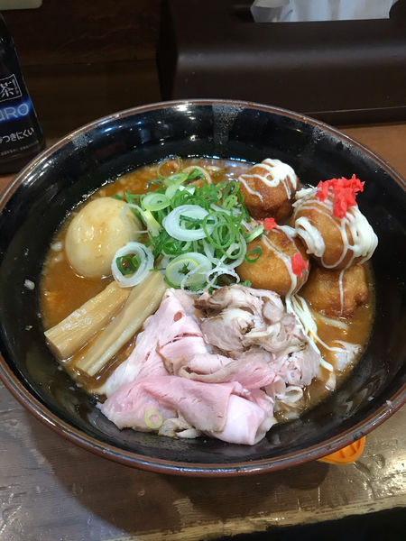 「揚げたこ焼きのキムタコソース豚骨ラーメン」@まりお流らーめんの写真