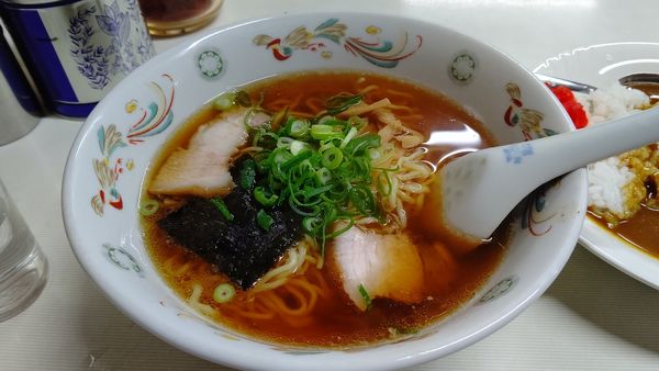 「ラーメン５００円&半カレー３５０円」@ラーメン あづま家の写真