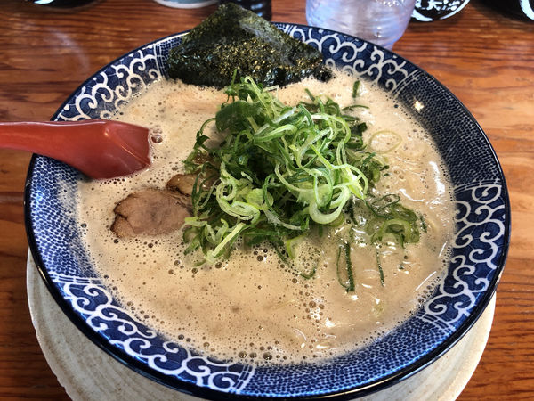 「博多とんこつ／￥700」@博多ラーメン鶴亀堂 鶴ヶ島店の写真