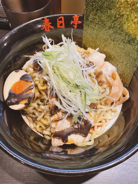 「とん黒油そば」@油そば 春日亭 秋葉原昭和通り口店の写真