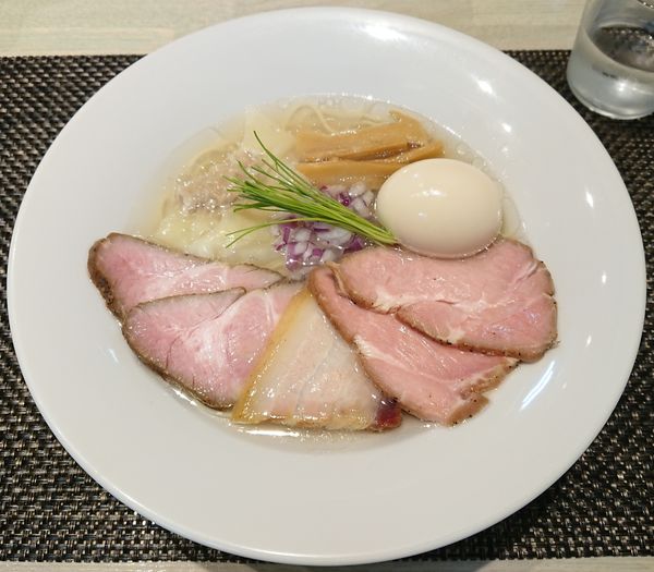 「特製中華蕎麦＜塩＞」@宍道湖しじみ中華蕎麦 琥珀 東京本店の写真