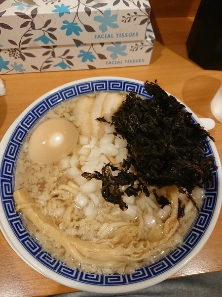 「背脂中華、バラ海苔、味玉、玉ねぎ、ライス」@新潟発祥ラーメン なおじ 上井草店の写真