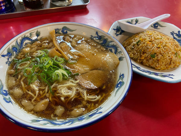 「ラーメン　＋　チャーハン(小)」@中華 萬来軒の写真