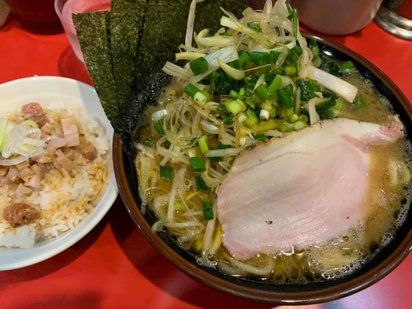 「ラーメン＋ネギMIX＋肉丼」@どんとこい家の写真