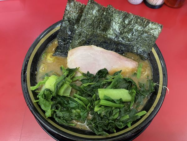 「醤油豚骨ラーメン＋青菜」@家系ラーメン 王道 いしいの写真