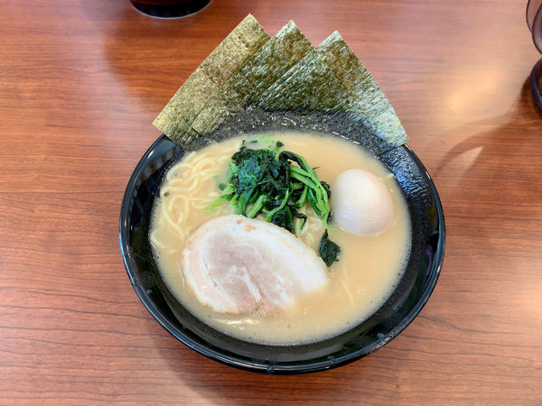 「味玉ラーメン　豚骨醤油」@横浜家系ラーメン あかね家 深谷店の写真