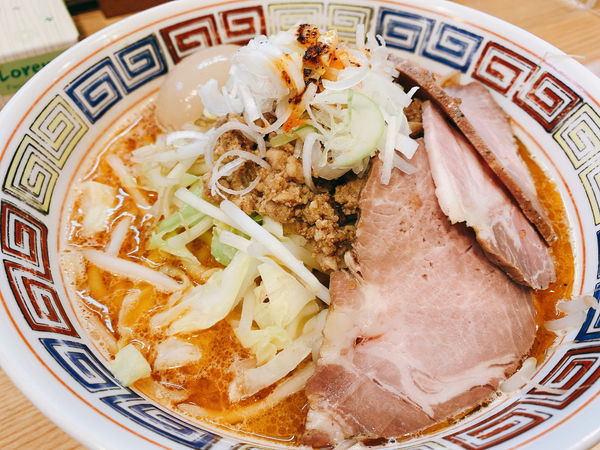 「ピリ辛エビ白味噌らーめん」@ほっこり中華そば もつけの写真