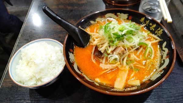「味噌オロチョンラーメン」@北海道ラーメン 東京味源 神田駅前店の写真