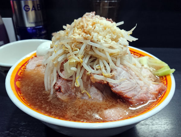 「ラーメン(豚2枚・半玉子)」@えどもんどの写真