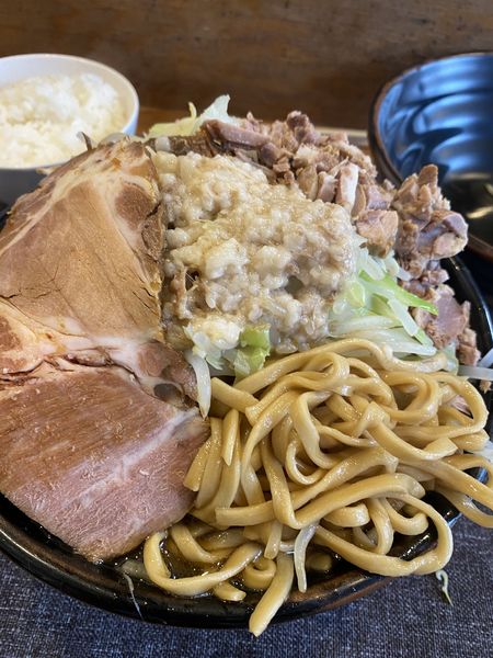 「ぶたざむらい300g＋背脂増し＋豚ほぐし」@替玉無双 豚ざむらいの写真