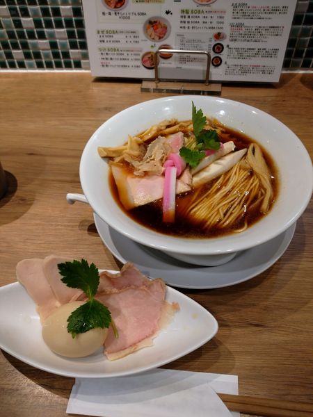 「特製 鶏SOBA 醤油」@むぎとオリーブ さいたま新都心店の写真