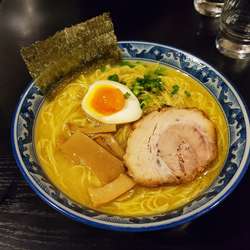 鶏そば塩味750円+麺大盛り100円 極細麺