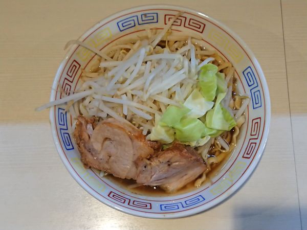 「らーめん少な目」@らーめん 陸 尾山台店の写真