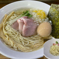 味玉生姜香るそば（白醤油Ver.）900円、和え玉250円