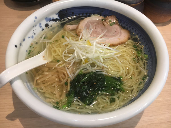 「俺流塩らーめん　あっさり」@俺流塩らーめん 神宮前店の写真