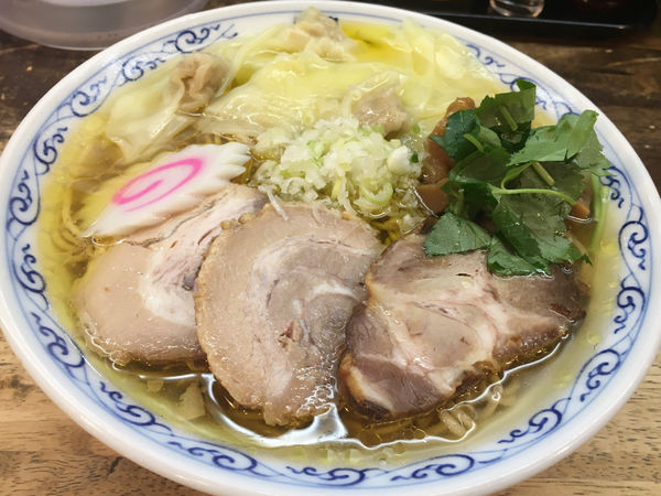 「黄金色の塩全部入りラーメン　大盛」@二葉 上荻店の写真