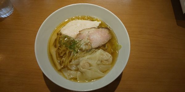「ワンタン醤油ラーメン」@mojamojaの写真