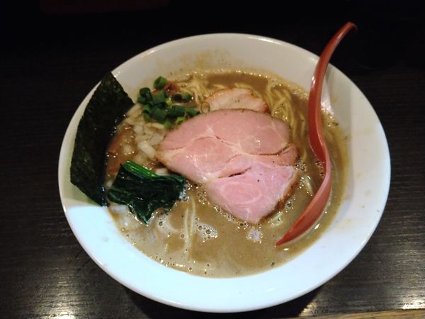 「豚骨煮干ラーメン（850円）」@麺処 夏海の写真