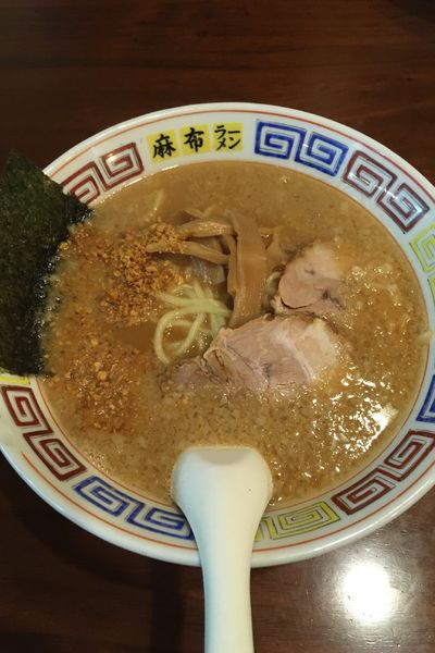 「にんにくラーメン」@麻布ラーメン 慶応三田店の写真