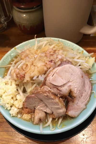 「ラーメン麺半分、全部マシ」@ラーメン盛太郎の写真