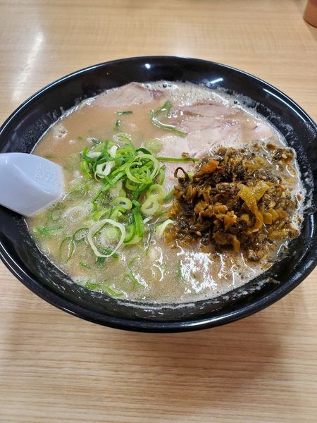 「辛し高菜ラーメン」@長浜ナンバーワン 長浜店の写真