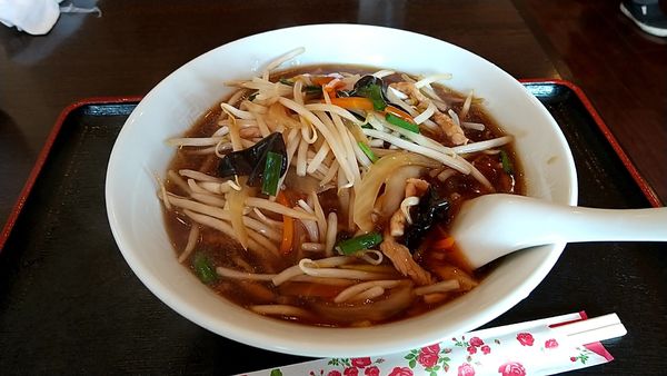 「サンマー麺（半チャーハンとのセットで９００円）」@興福菜館の写真