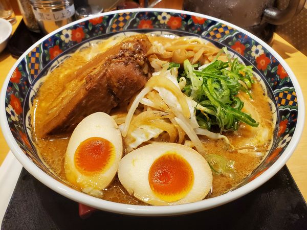 「旨とろ角煮味噌らーめん」@五穀みそらーめん 味噌之介 根岸駅前店の写真