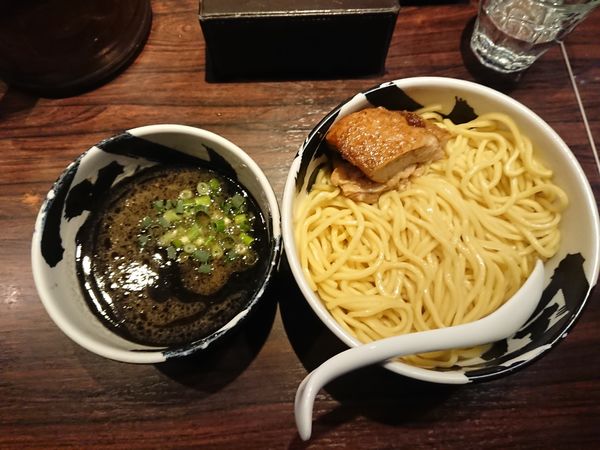 「濃厚つけ麺黒 あつもり 大盛 ￥950」@麺屋武蔵 武骨の写真