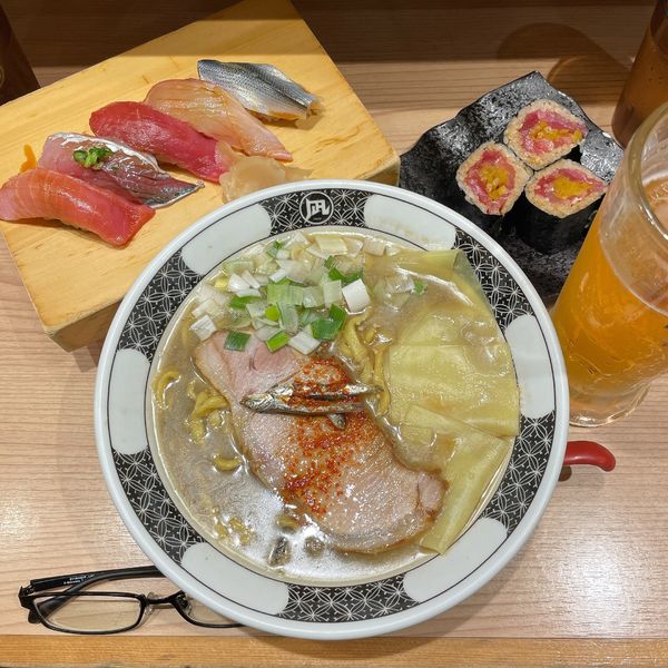 「すごい煮干ラーメン 赤酢握り日替わり地魚握り5貫」@すごい煮干ラーメン野毛 すし 釣りきんの写真