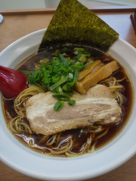 「煮干し中華そば(黒・ストレート麺)680円」@中華そば 大和の写真