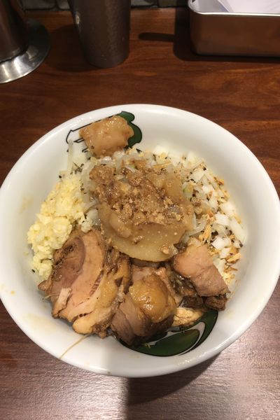 「汁なし」@ラーメン 雷 東京本丸店の写真