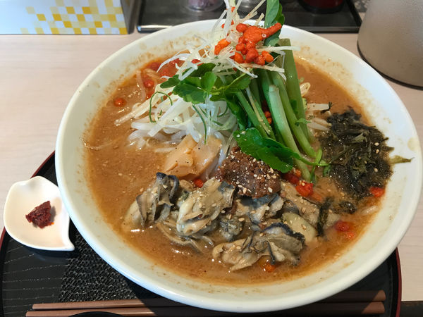 「【限定】カキ味噌らーめん カキ増　1150円」@仙臺らーめん 味噌 三礎の写真