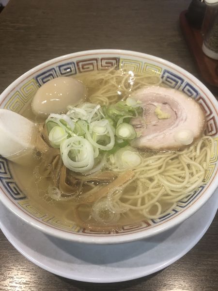 「塩中華そば(細麺)700円➕味玉100円」@丸中華そばの写真