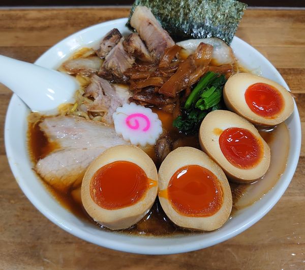 「しょうゆチャーシューメン+味玉×2(1400円)」@オランダ軒の写真