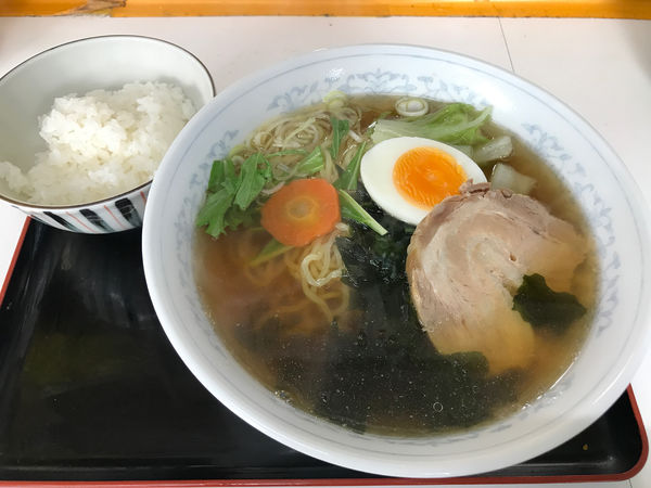 「ラーメンライス　500円」@食事処 さくらの写真